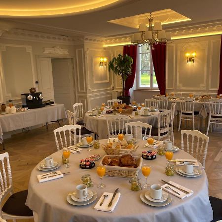 Chateau Des Hauts De Provins Hotel Champcenest Esterno foto