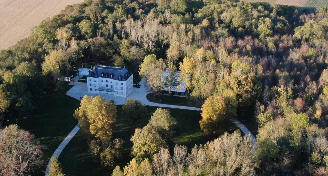 Chateau Des Hauts De Provins Hotel Champcenest Esterno foto
