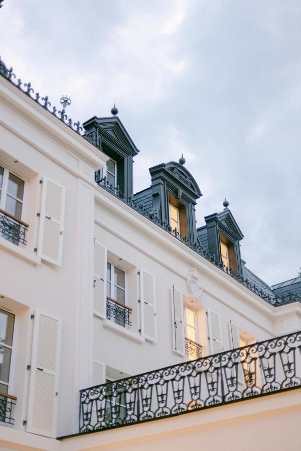 Chateau Des Hauts De Provins Hotel Champcenest Esterno foto