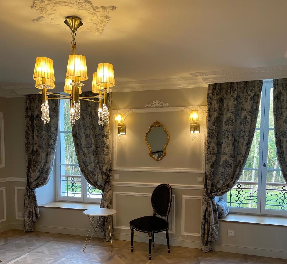 Chateau Des Hauts De Provins Hotel Champcenest Esterno foto