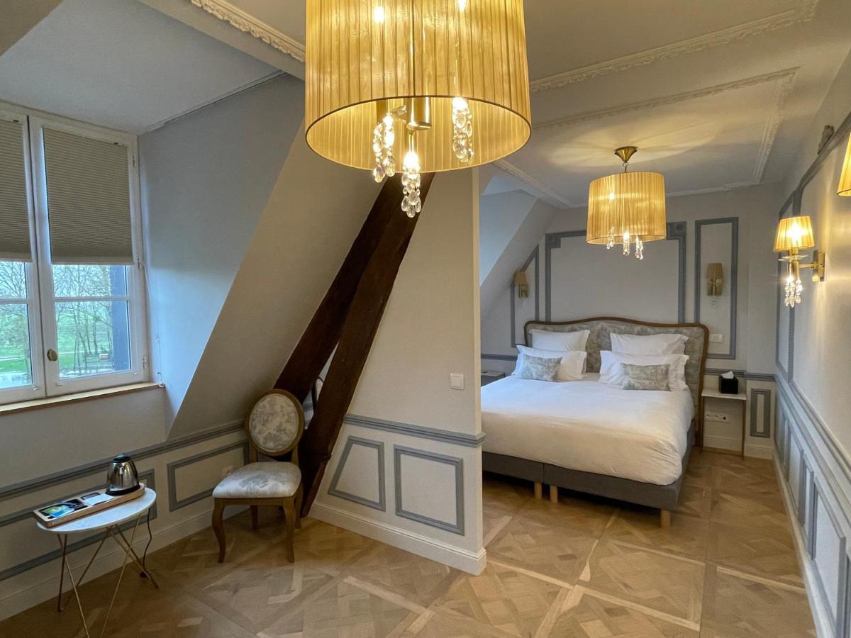 Chateau Des Hauts De Provins Hotel Champcenest Esterno foto