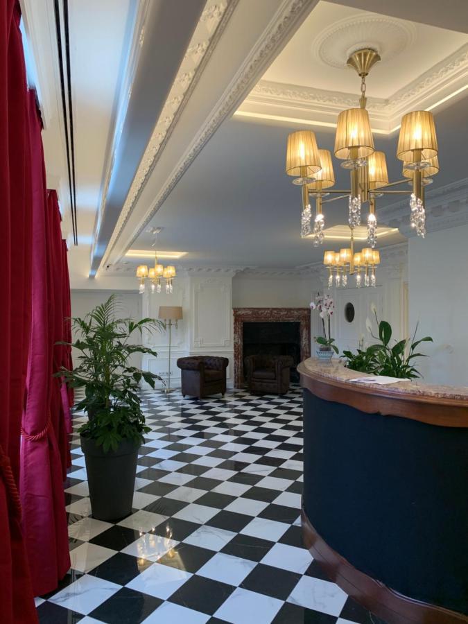 Chateau Des Hauts De Provins Hotel Champcenest Esterno foto