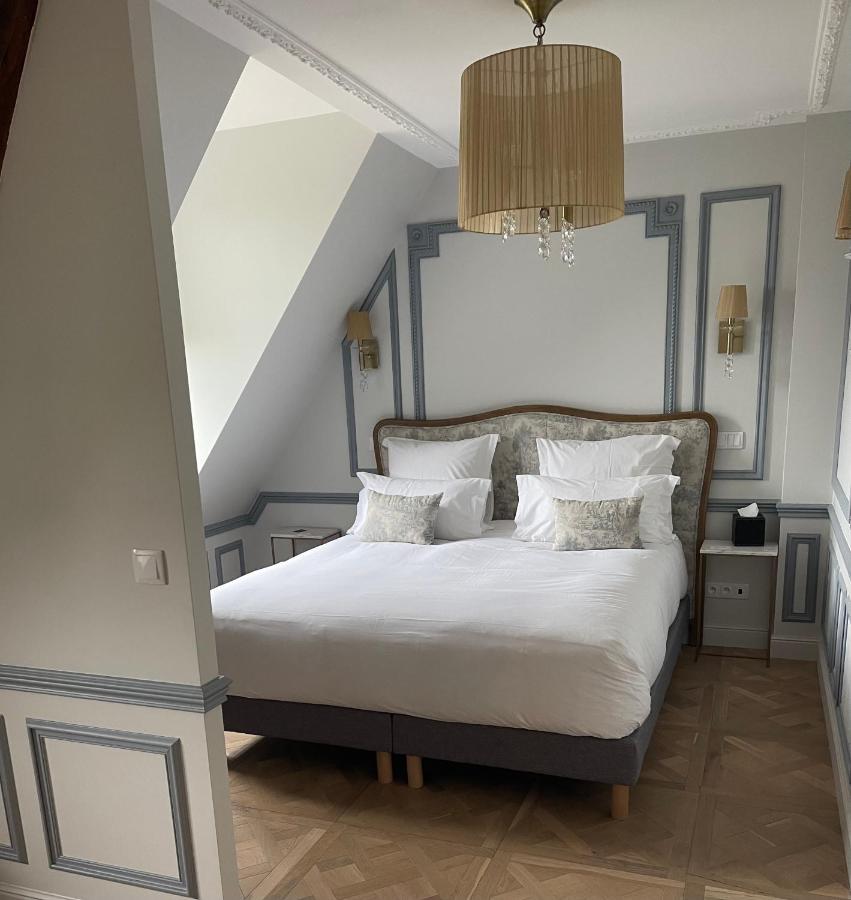 Chateau Des Hauts De Provins Hotel Champcenest Esterno foto