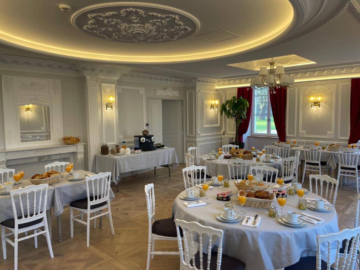 Chateau Des Hauts De Provins Hotel Champcenest Esterno foto