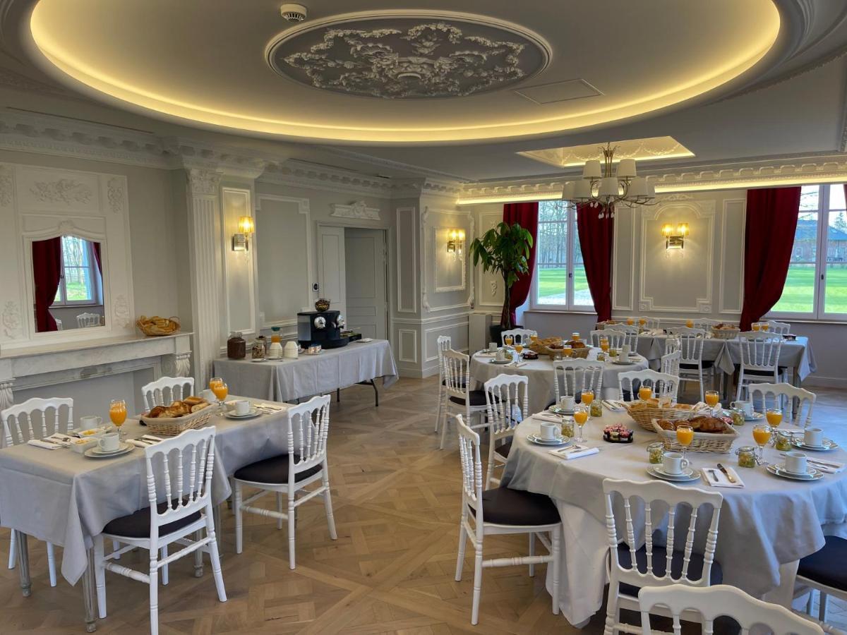 Chateau Des Hauts De Provins Hotel Champcenest Esterno foto